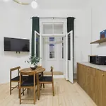 M9 Centre By Bnbverit Appartement *