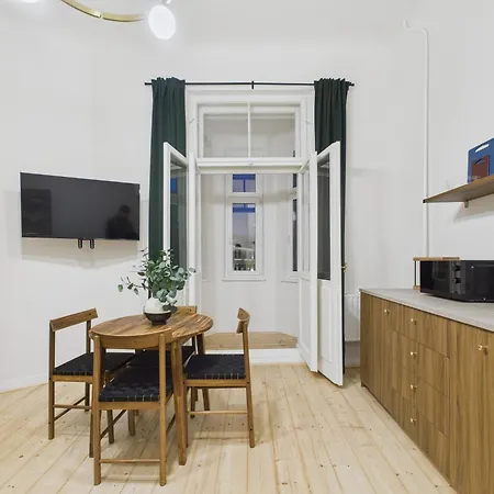 M9 Downtown By Bnbverit 아파트 *