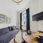 M9 Centre - 7 Min To Old Town Apartmán *